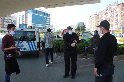 Yasağı delen vatandaşların polisle sigara ve ekmek polemiği Yeni Akit