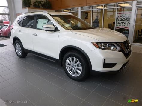 Pearl White Nissan Rogue Sv Awd Exterior Photo