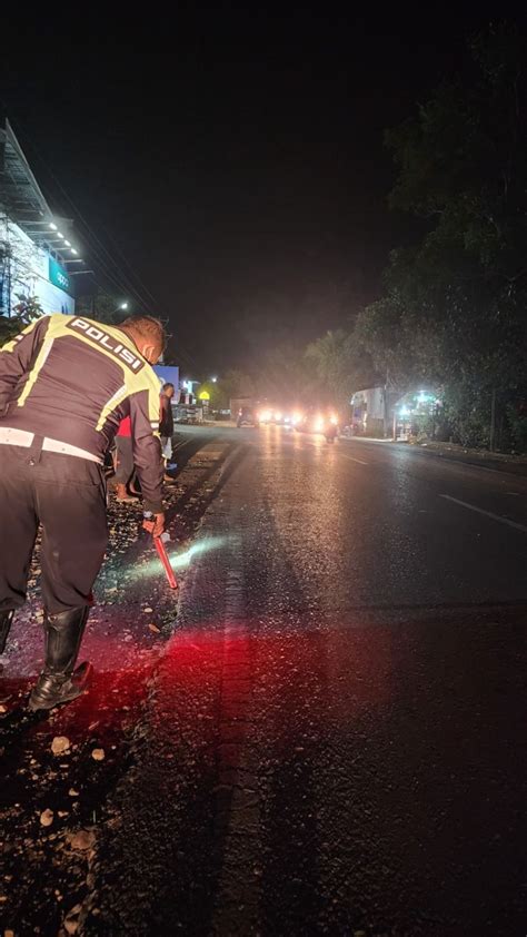 Penumpang Sepeda Motor Di Kabupaten Belu NTT Tewas Terlindas Dump Truk