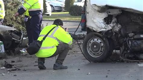 Tragedie în Târgu Mureș Doi șoferi au murit după ce s au ciocnit cu