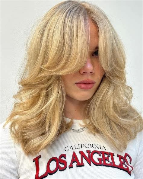 Medium Wavy Blonde Hair