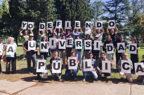 Estudiantes De Una Universidad Privada Llaman A Defender La Universidad