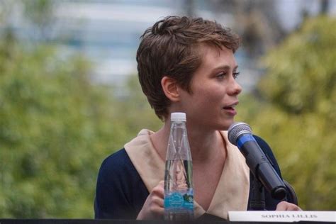 Sophia Lillis Referencias De Diseño De Personajes Diseño De