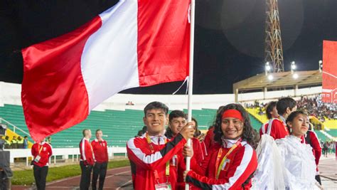 Delegación peruana desfila en inauguración de los I Juegos Bolivarianos