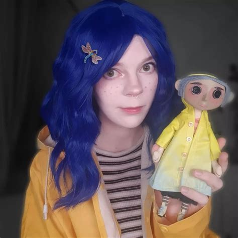 Coraline Cosplay by me 💙 : r/cosplaygirls