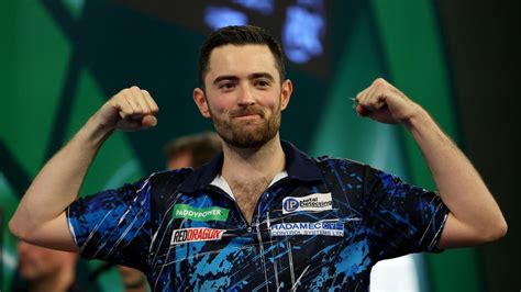 nouveau numero  humphries monte sur le trone des flechettes  rend