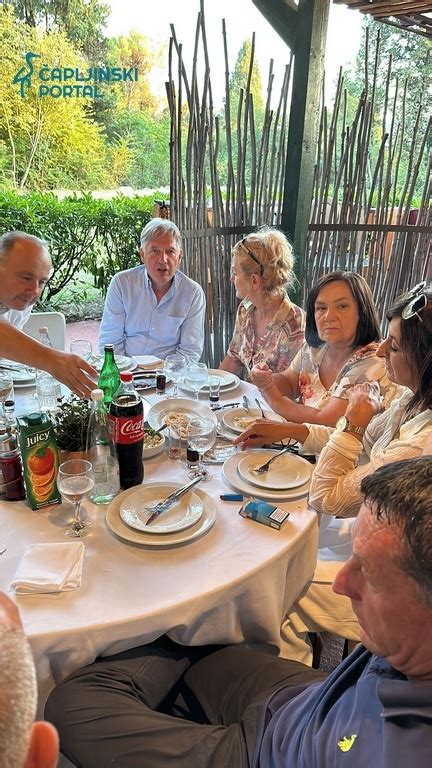 FOTO Zajedno kroz vrijeme Generacija gimnazije Čapljina proslavila godina mature