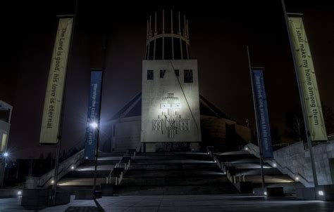 Spotlight shining on entrance to Catholic Cathedral, Hope Street ...