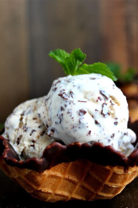 Helado De Stracciatella Frambuesa Y Caramelo