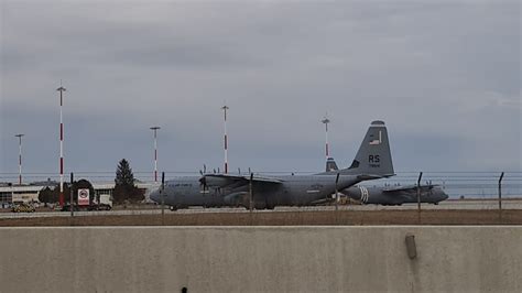 Dou Aeronave Militare Americane Au Aterizat Pe Aeroportul Mihail