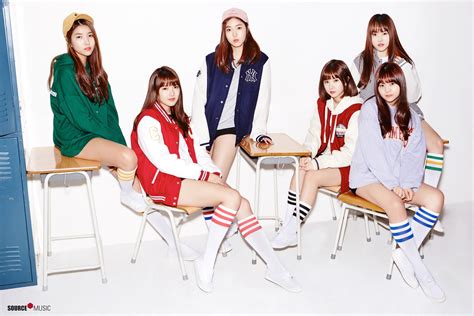 Lý do TWICE là girlgroup hot nhất nhưng các trường không mời về biểu diễn trong năm nay