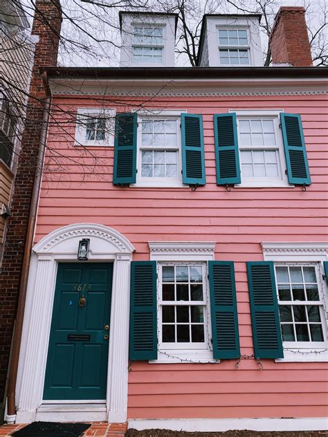 A Self-Guided Walking Tour of Georgetown, D.C.
