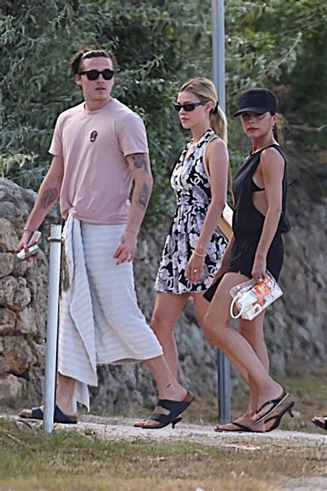 Nicola Peltz And Victoria Beckhams Vacation Style In Italy Popsugar