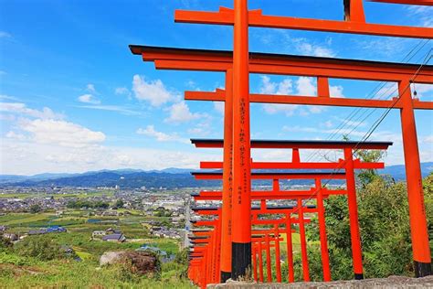 赤い鳥居が連なる全国の絶景神社7選！千本鳥居など美しい景色を楽しもう｜zekkei Japan