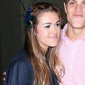 Sadie Robertson - Age, Family, Bio | Famous Birthdays