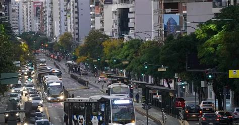 Transporte P Blico Amba Qu L Neas De Colectivos Funcionan A Pesar