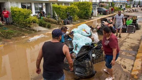 Las impactantes imágenes de la inundación que afecta a residentes de