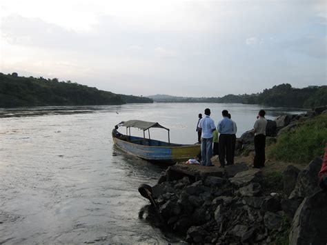 Green-source of the Nile River off Lake Victoria – Community & Environmental Sociology