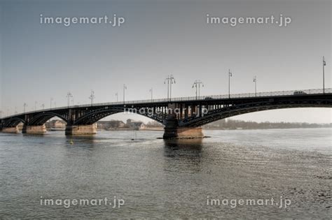 theodor heuss bridge mainzの写真素材 109686371 イメージマート