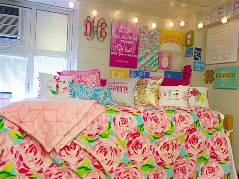 Lilly Pulitzer Dorm Room Preppy Lilly Pulitzer Room Decor Lilly