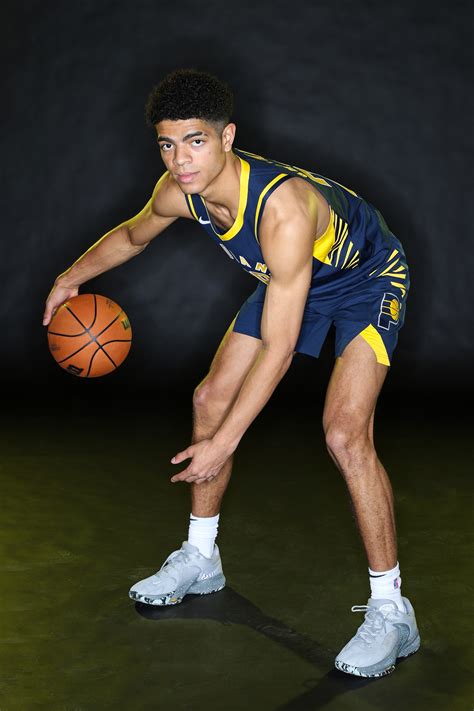 2023 Rookie Photo Shoot Photo Gallery | NBA.com