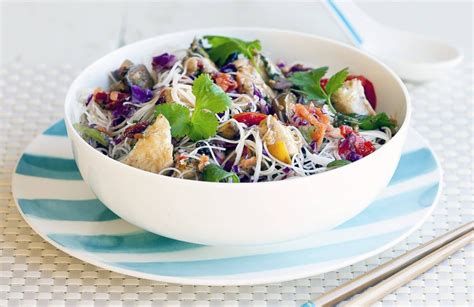 Chicken stir-fry with noodles - Healthy Food Guide