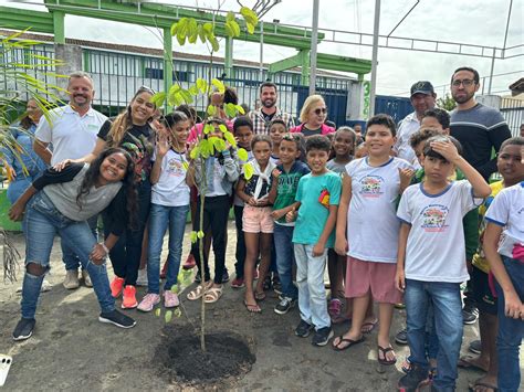 Prefeitura De Eunápolis Realiza Ações Educativas Para Alunos Da Escola