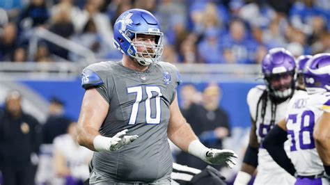 Lions Re Sign Ot Dan Skipper Nbc Sports