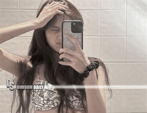 BLACKPINK S Lisa Surprises Fans With Bikini Photos Flaunting Her Stunning Figure Dimsum Daily