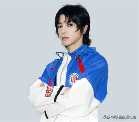 华晨宇加入lgd2023华晨宇空降lgd战队 筷逗鱼
