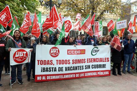 CCOO UGT Y Csif Reclaman Que Se Cubran 400 Vacantes De Funcionarios De