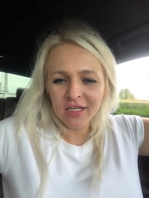 Aestheticv Lesbian Cam Kiss