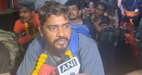 Fishermen Freed From Pakistan Jail Arrive In Gujarat S Vadodara