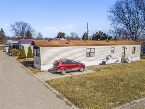 Mobile Home Park In Rochester In Four Seasons