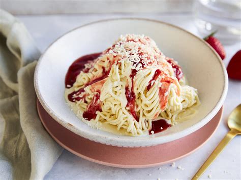 Spaghetti Eis Selber Machen Einfaches Rezept Mit Erdbeersoße