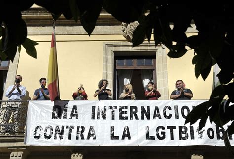 Jerez conmemora el Día Internacional contra la LGTBIfobia