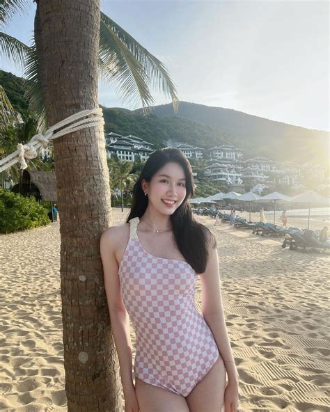 L Ng Th Y Linh Do N H I My Khoe D Ng V I Bikini
