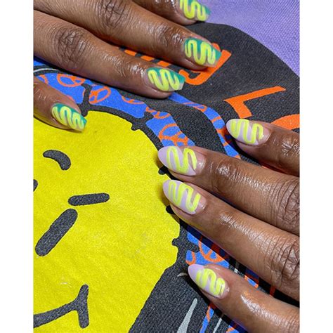 Talk To The Hand 90s Nail Art Designs For Your Next Mani