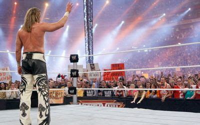 VIDEO Shawn Michaels A SEMNAT Un NOU CONTRACT Cu WWE Ul Vezi Toate