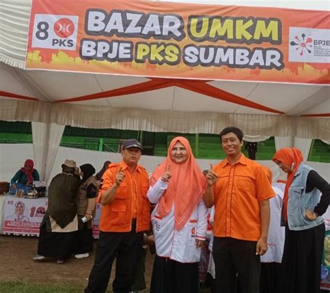 Nevi Zuairina Hadiri Bazaar UMKM Yang Digelar BPJE PKS Sumbar Di