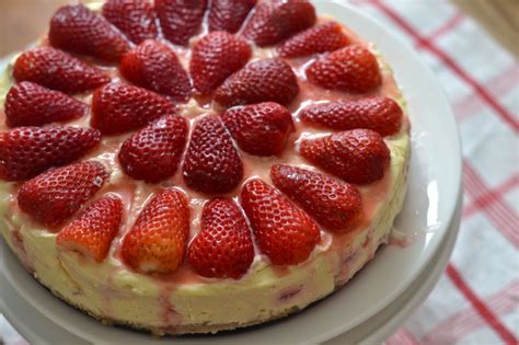 Strawberries And Cream Cheesecake Lisa Eats World