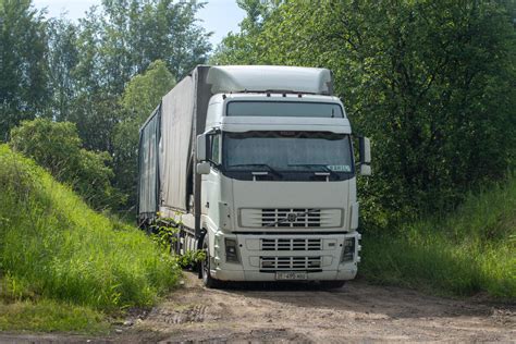Белый грузовик Volvo · бесплатная фотография от ya1686326283036 ...