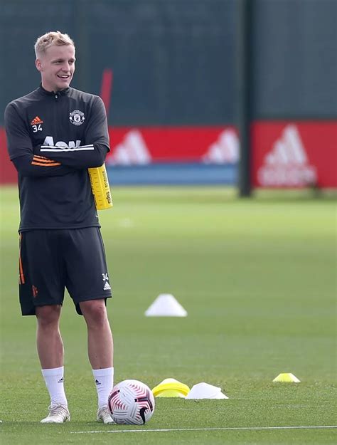 Donny Van De Beek Takes Part In His First Manchester United Training