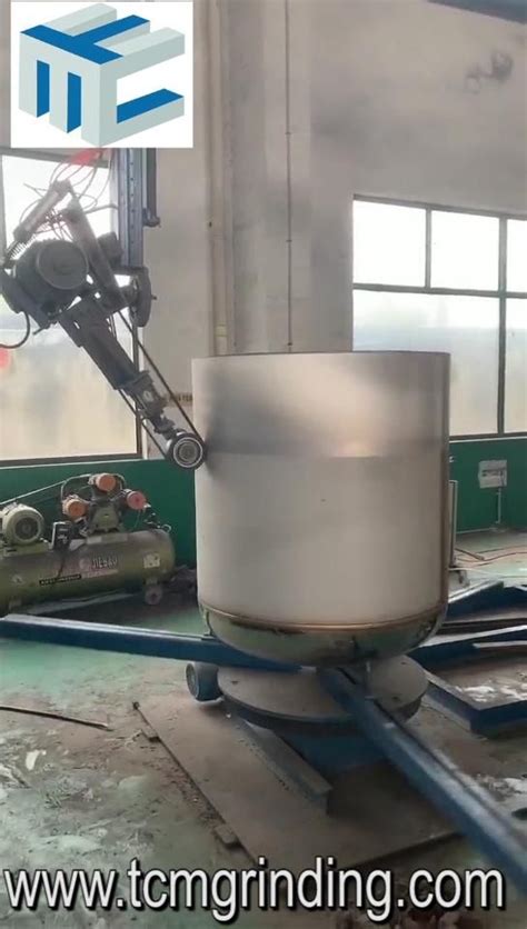 Vertical Tank Shell Automatic Polishing Machine Bear Fermenter Exterior