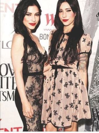 Veronicas Premier Dress, Luxury Outfits, Fashion Outfits, Fashion Styles, Famous Twins, Wedding ...