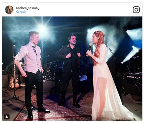 Dani Martín sorprende a la novia de Iker Muniain en su boda con un