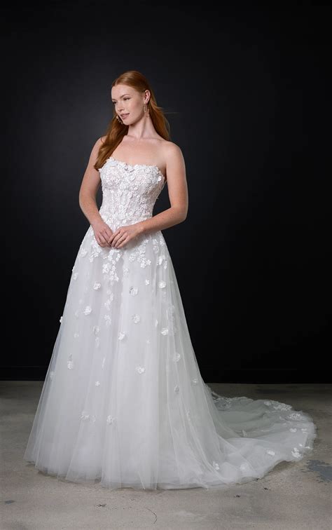 Romantic Strapless Ballgown Wedding Dress With D Florals