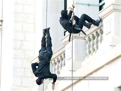 Black Commandos Rappelling Down Ropes Nsg And Ksps Garuda Conduct