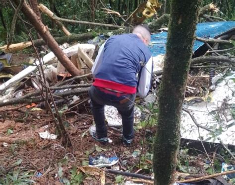 Avião cai em Rio Grande da Serra bombeiros confirmam dois mortos