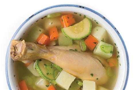 Receta Original Del Caldo De Pollo Con Verduras En 7 Sencillos Pasos